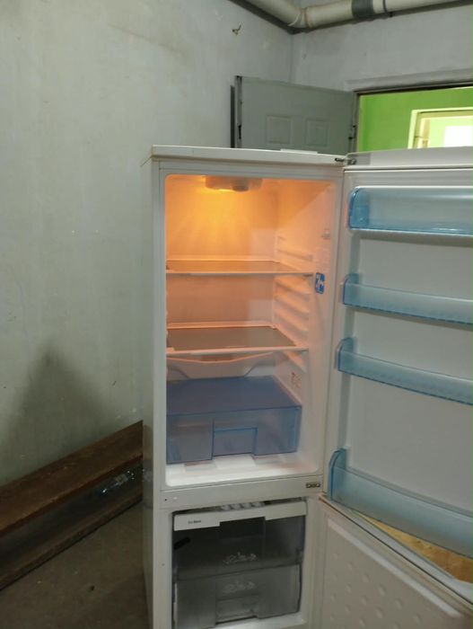 Продам холодильник
