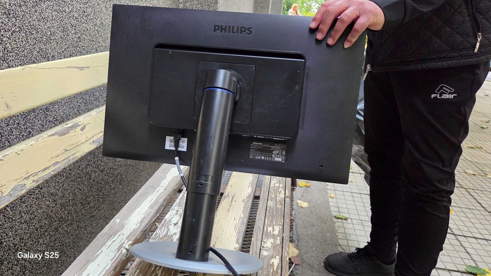 Монитор Philips Brilliance B-line 241B4LP