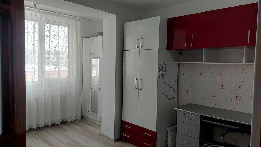 Inchiriez apartament  2 camere