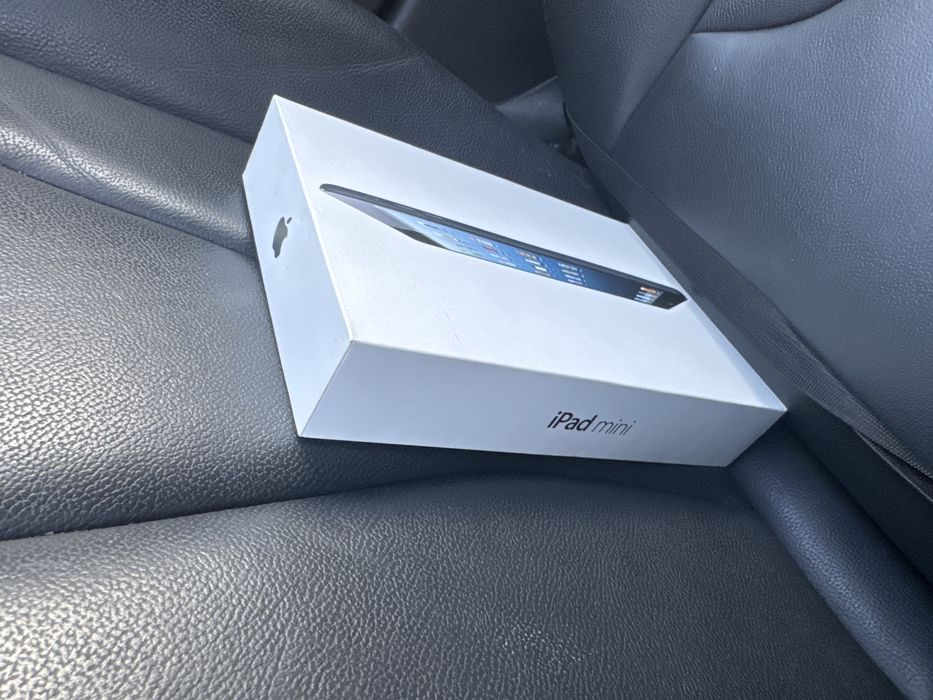 iPad iPad mini (1st generation) (16GB, Wi-Fi + Cellular)