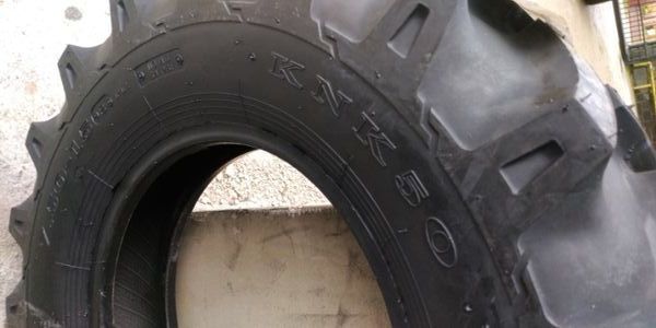 cauciucuri noi 7.50-15 pentru tractiune pe 4x4 SUV-uri si altele 3QZX