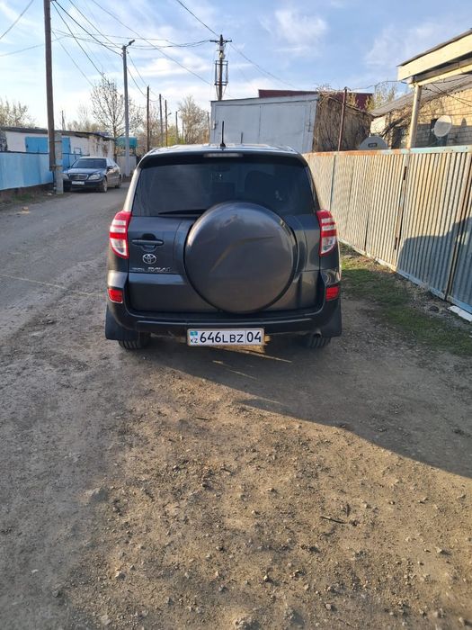 Тойота Рав 4 машина