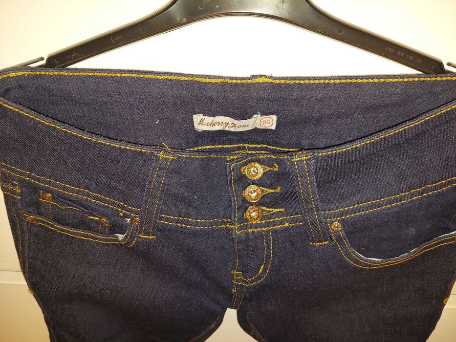 Blugi/jeans M. Cherry, mar.25, 3 nasturi - TRANSPORT GRATUIT