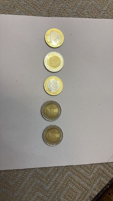 Продам монеты 100. Любилейные.