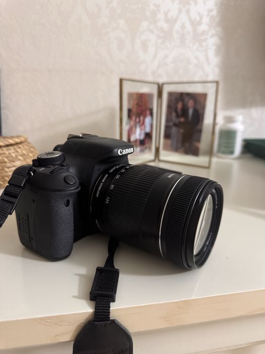 Фотоаппарат Canon EOS 600D