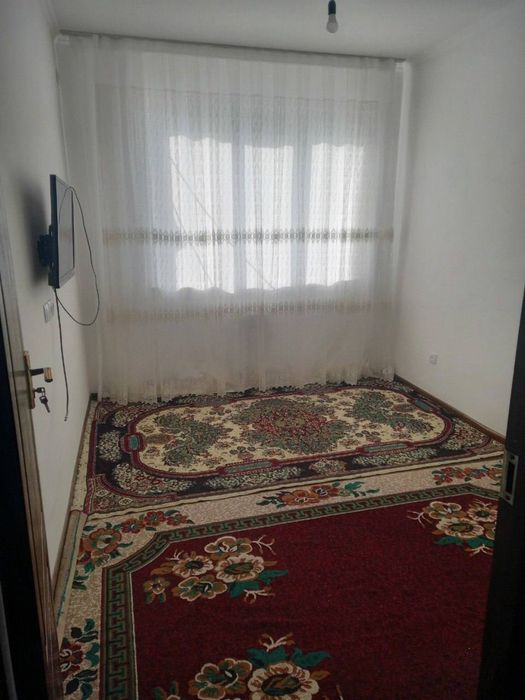 Срочно здаеться в Аренду 1-ком квартира городе Чирчике 2-микрарайоне