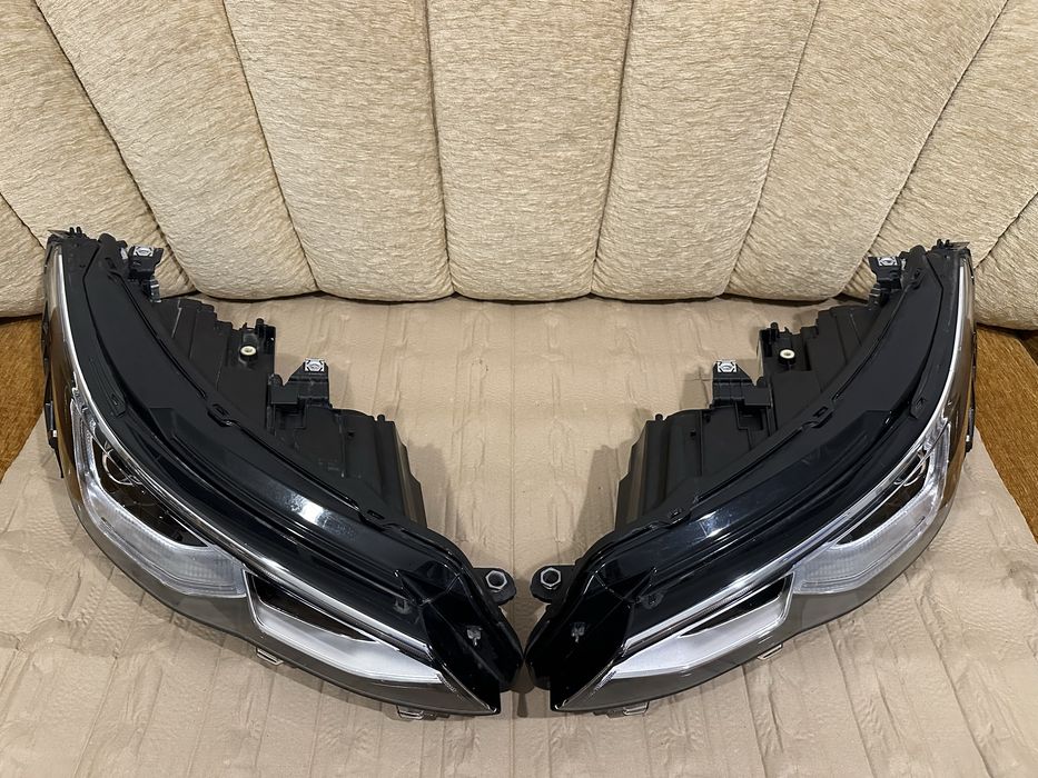 Faruri, Far stanga / Far dreapta VW Golf 8 : 5H1941035 / 5H1941036