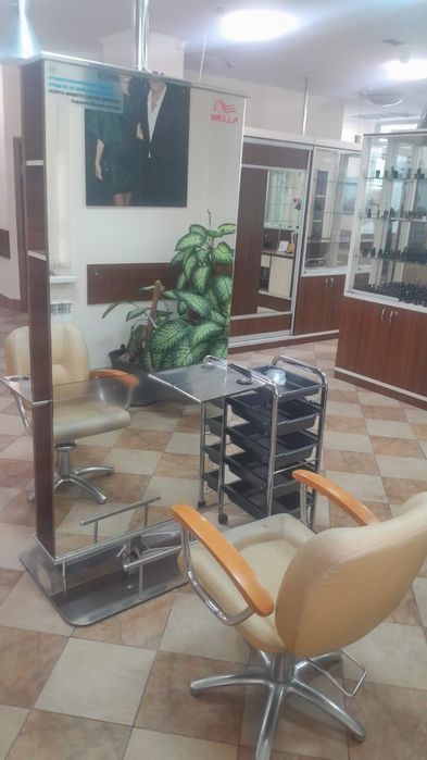 Продам парикмахерские кресла