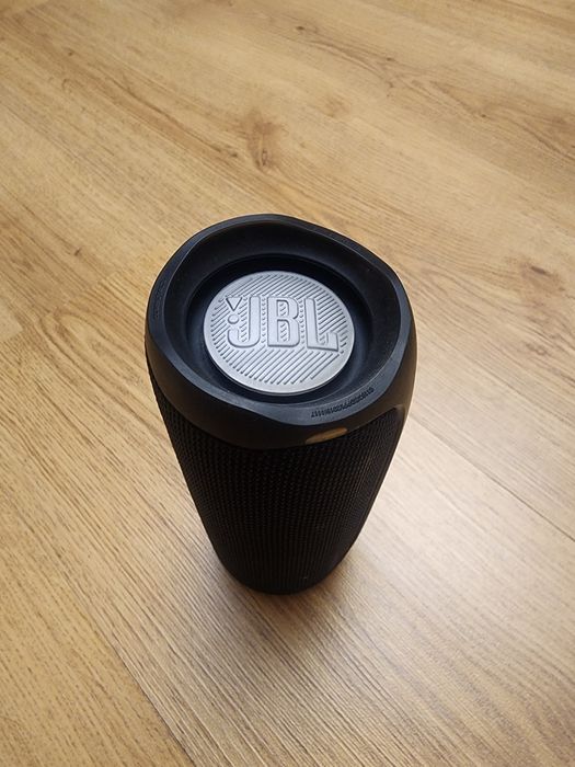 Продам аудио колонку JBL Flip 5