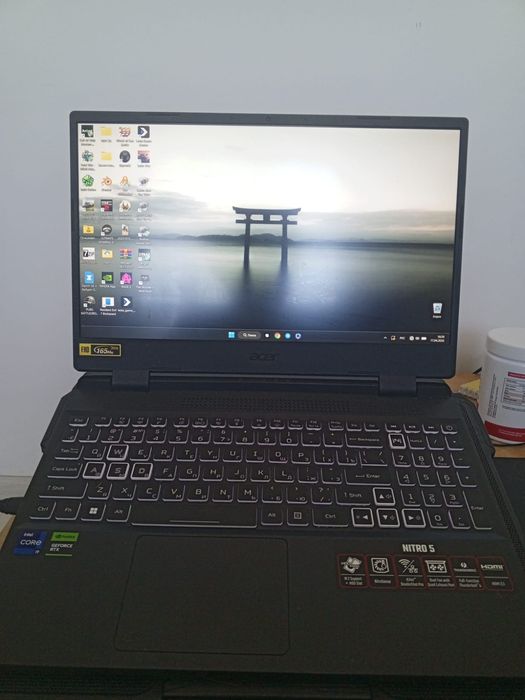 Продам игровой ноутбук срочно