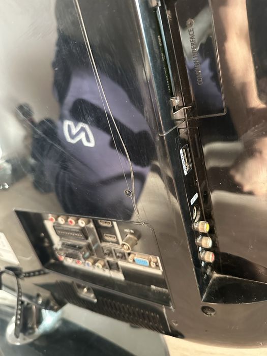 Televizor Samsung, 80 cm, Masa extensibila bucatarie cu 2 scaune + masa TV living/dormitor