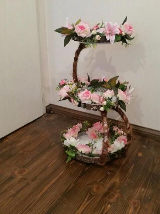 Поставка за торти на три нива по английски модел