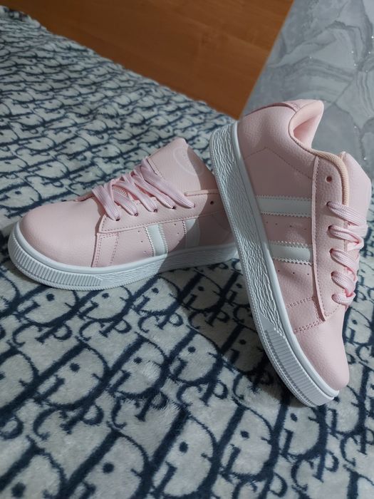 Кроссовки новые майкудук