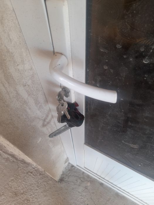 Xovli sotiladi  6 sotiqli