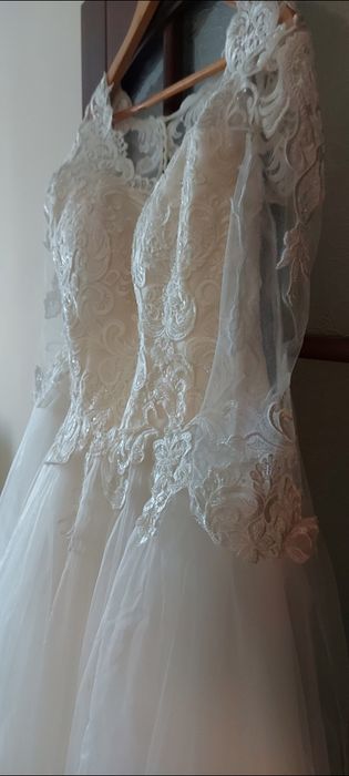 Rochie de mireasa cu corset reglabil din dantela si satin