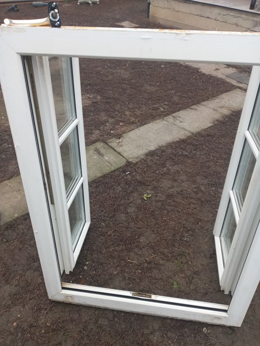 Vând geamuri termopan