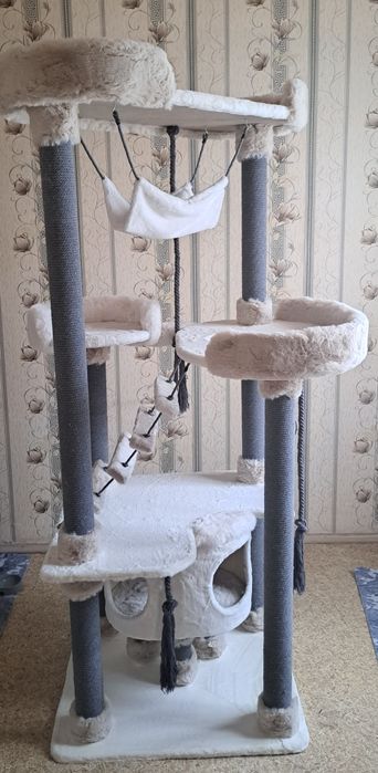 Дома-когтеточки. Высота домика 2.0метра