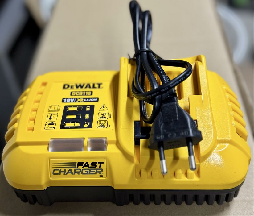 Зарядное устройство Dewalt DCB118, вАч, оригинал, новое, не переделка