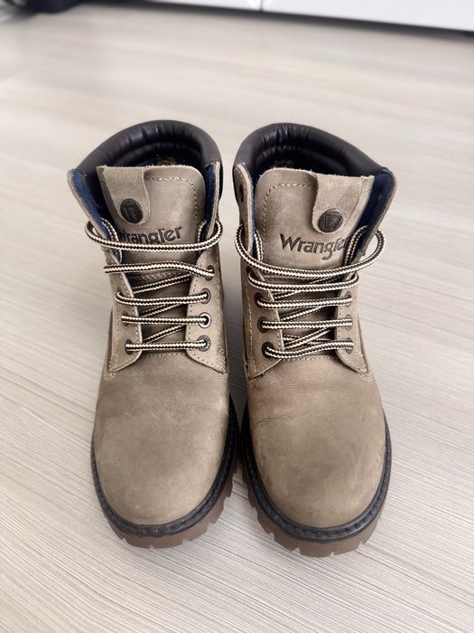 Ghete Wrangler marimea 37