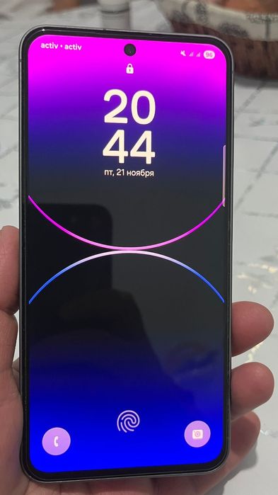 Самсунг А56,память 250 геговаит