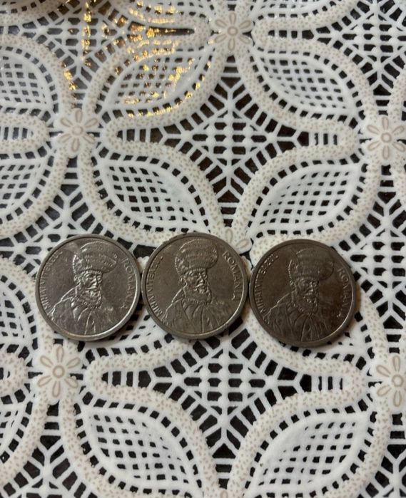 Vând pereche de crampoane