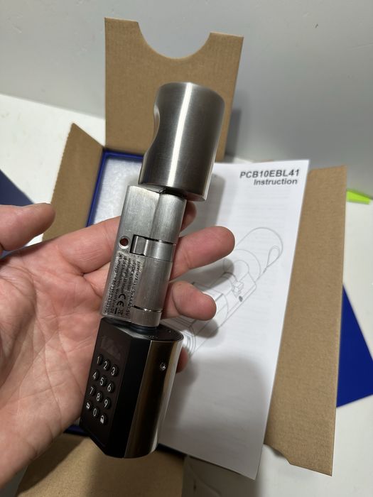 Butuc Inteligent smart cu touch sau cod