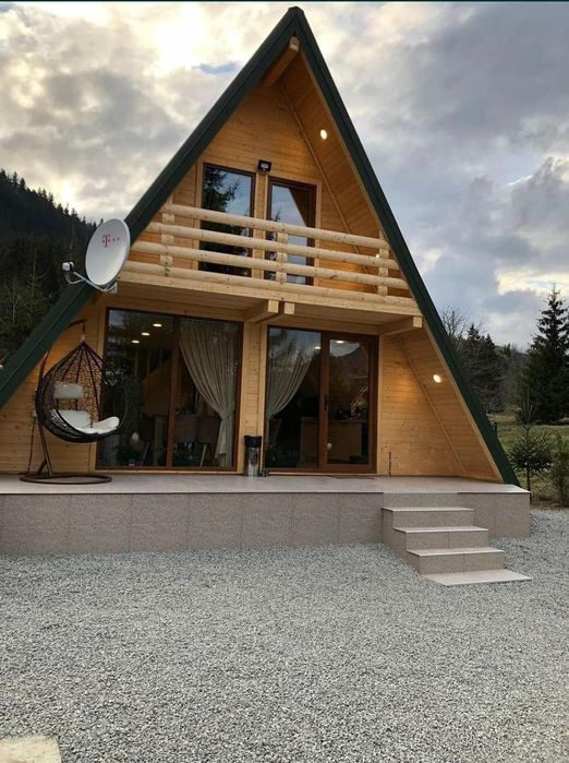 Executam cabane tip A-Frame (Acceptam variante auto)