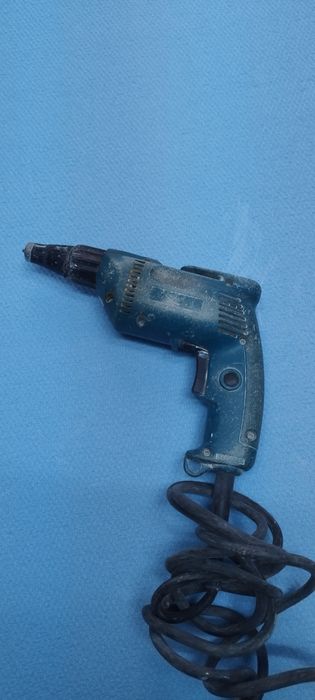 Makita винтоверт