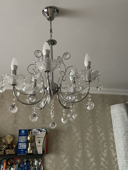 Люстра в отличном состоянии