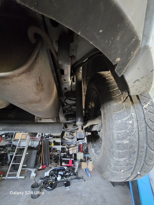 Punte spate completa  ford fiesta mk7  fara rugina provenita italia