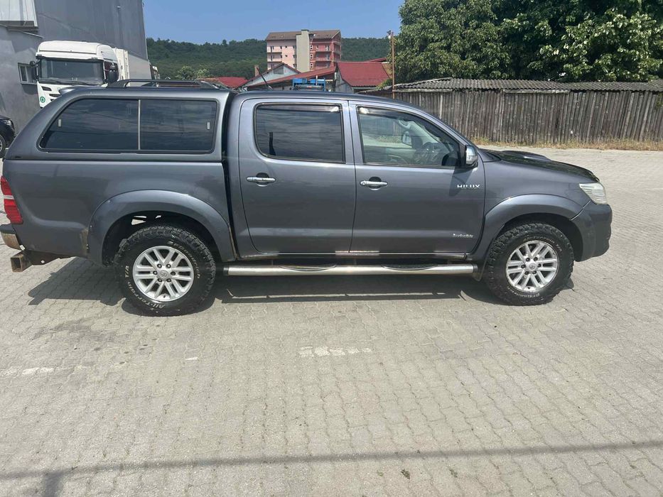 Toyota hilux  invincible 3.0D4D 4x4 euro 5 an 2013 toyota 2009 2.5D4x4