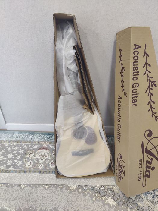 Гитара акустическая