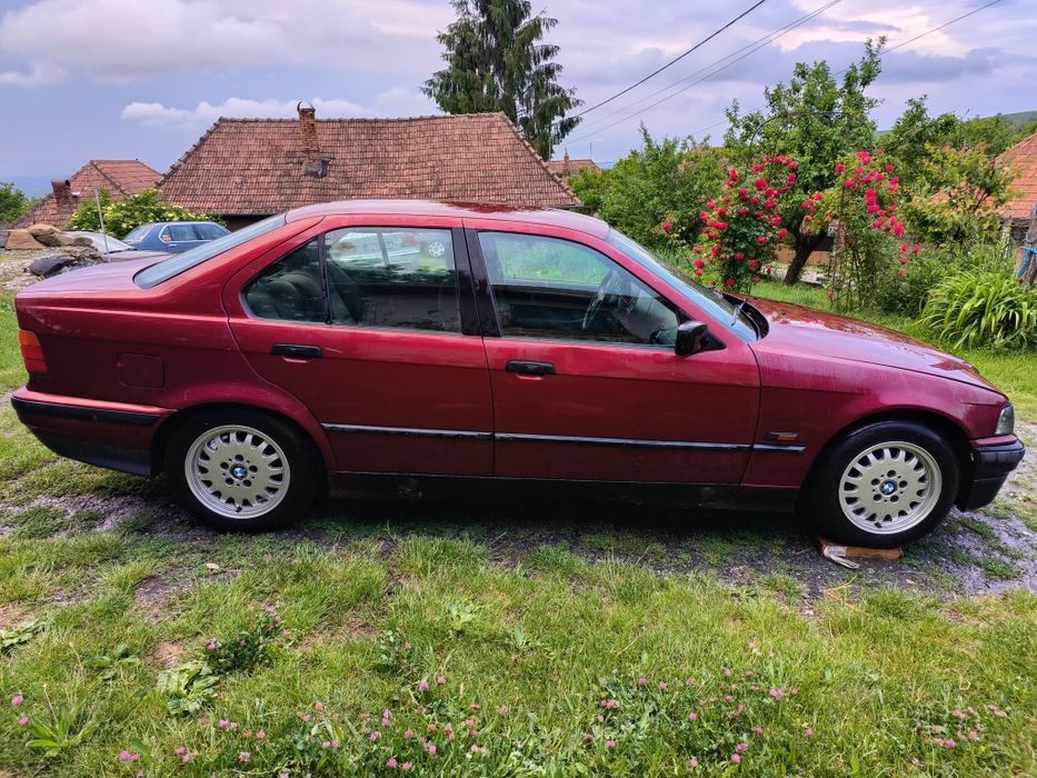 Vând BMW E36 Sedan