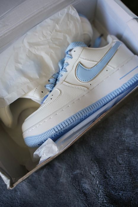 Женские кроссовки Nike Air Force
