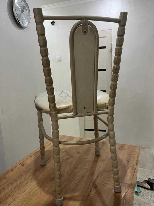 Кухонный стол +4 табуретки Б/у