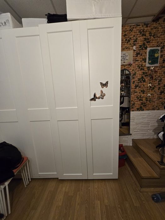 Vând urgent dulap destinate alb Ikea