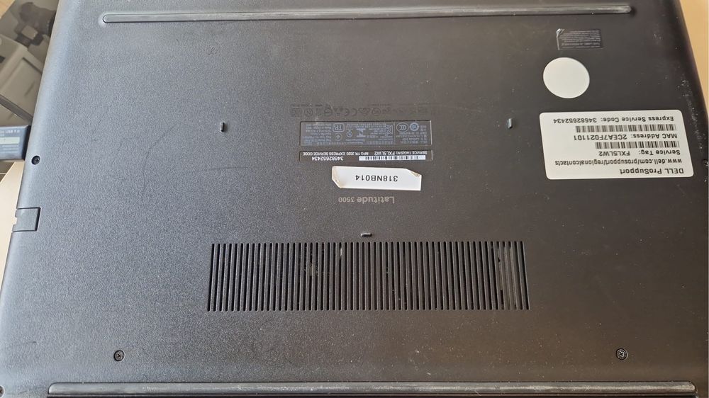 Dell Latitude 3500  i3-8145u RAM 8gb, SSD 256