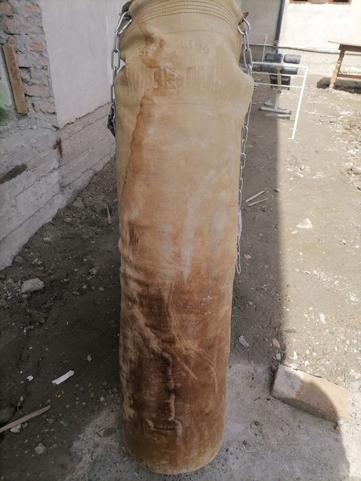 Барча спорт анжомлари сотилади