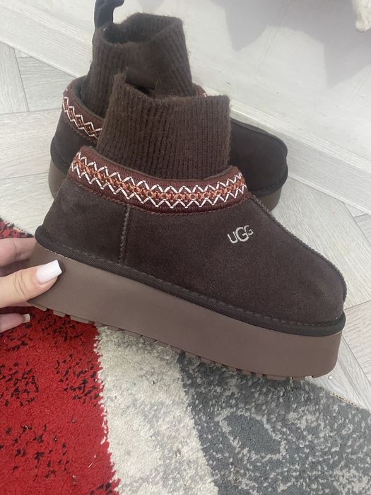 Продам угги натуралка