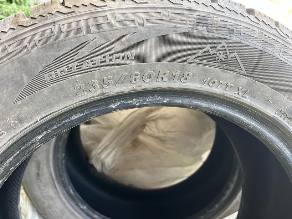 Зимние шины 235/60R18