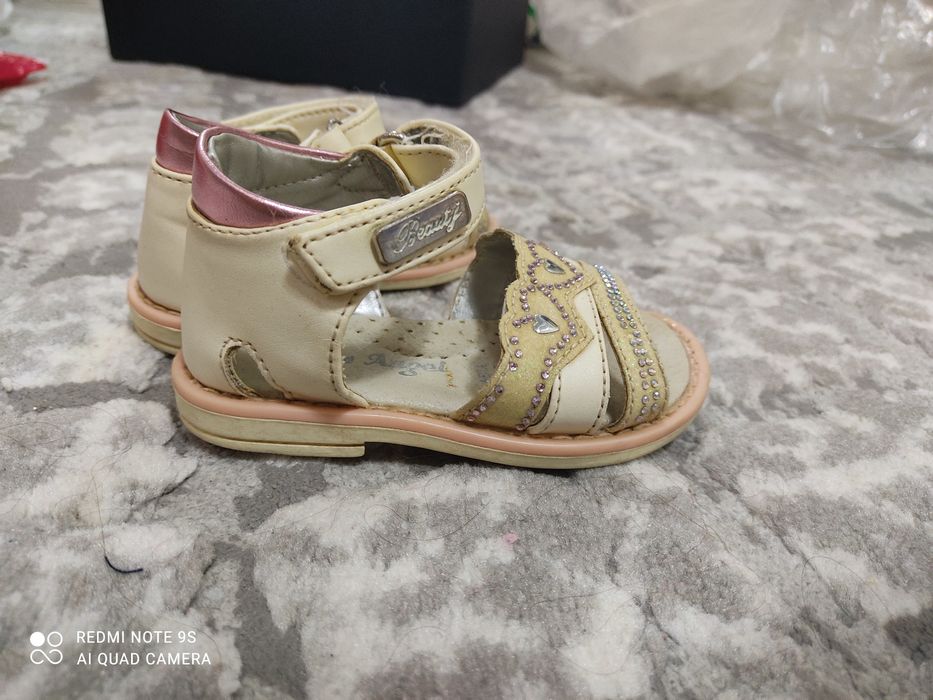 Детские кожаные босоножки 20 размер