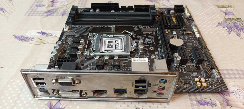 Placa de baza Gigabyte GA-B250M-DS3H sok 1151 Intel Gen 6 si 7 Slot M2