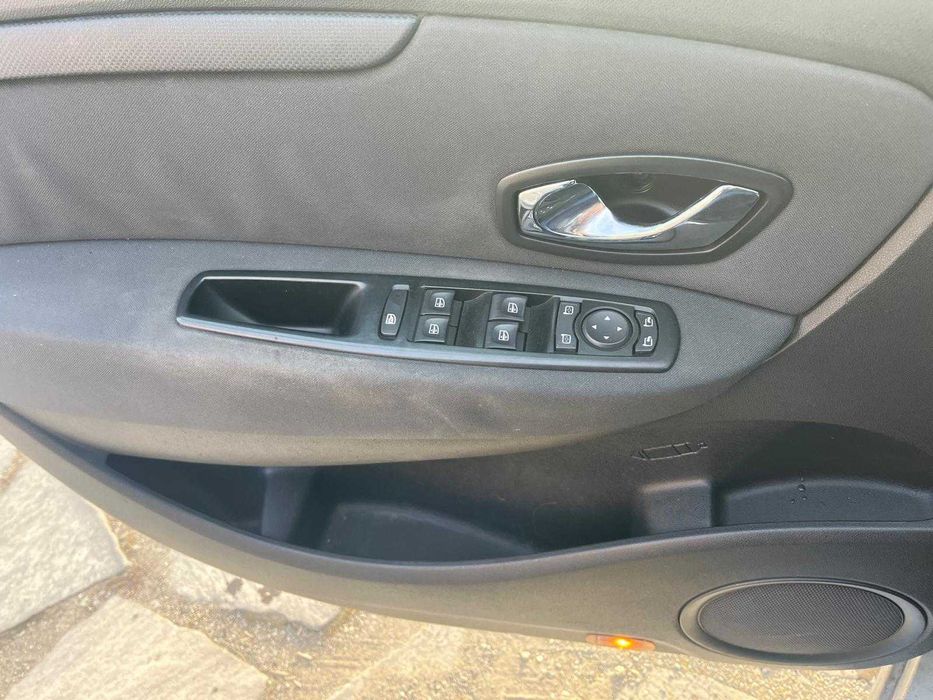 Renault Scenic 7 locuri, 2011, gri