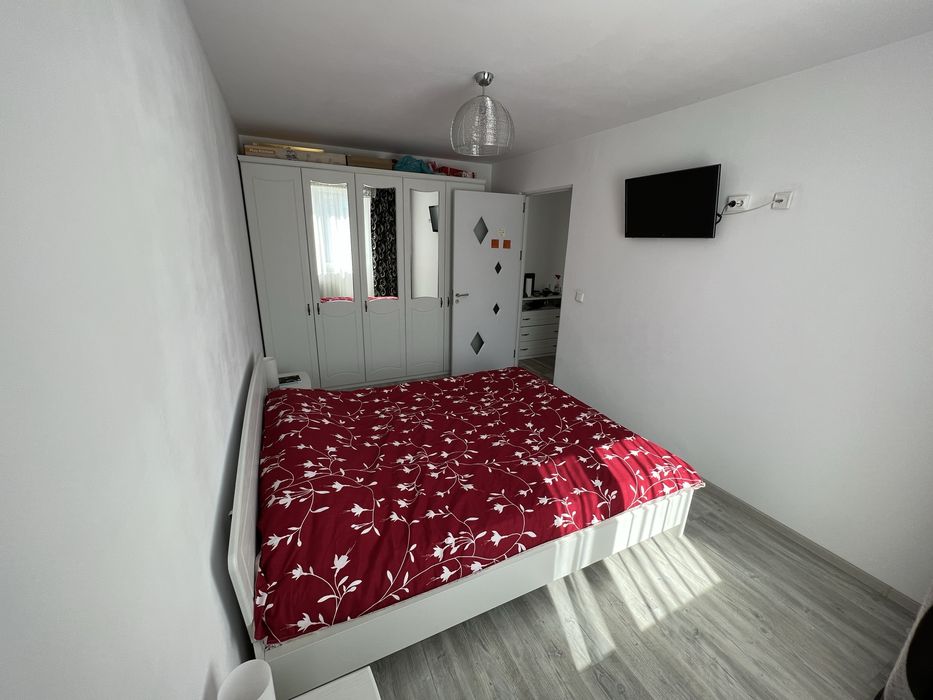 Vând apartament 2 camere decomandat, Calea București, zona Institut