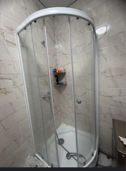 Продам душевую кабину 90*90