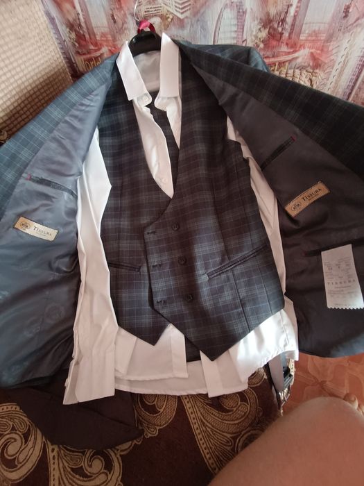 Костюм Тройка    продам