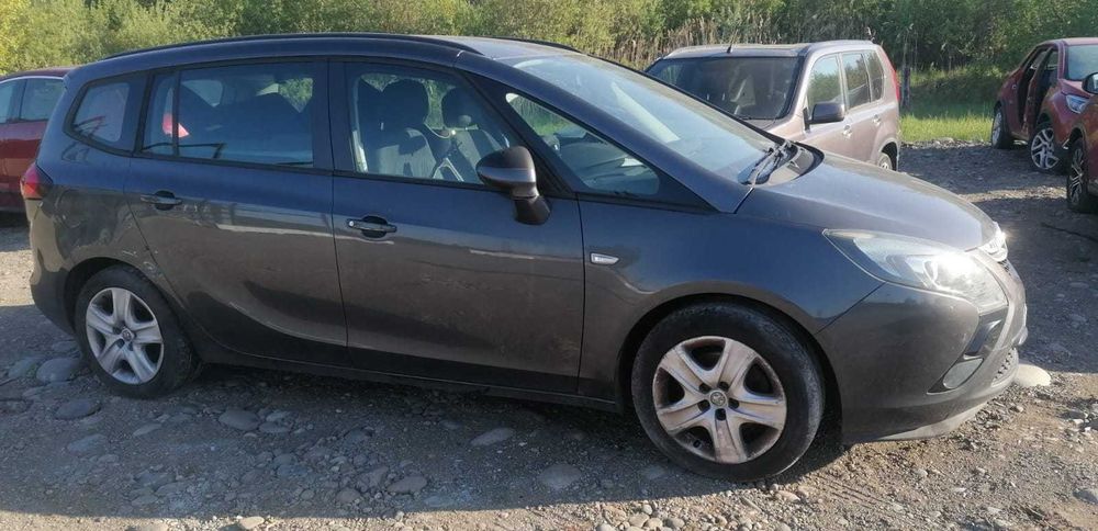 Dezmembrez Opel Zafira C Tourer 1.4B 2012