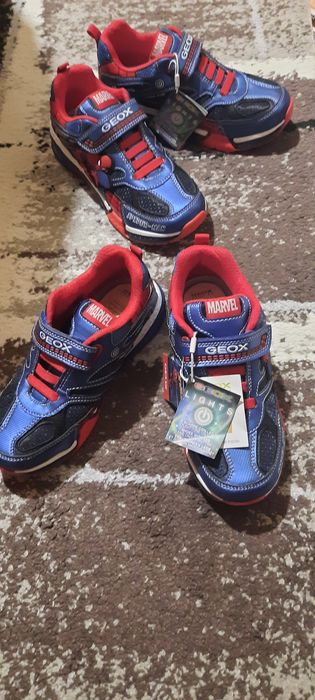 Продавам чисто нови маратонки спайдер мен геокс