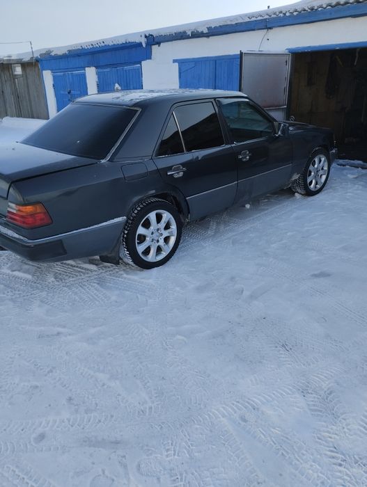 Мерседес 124W 1990г