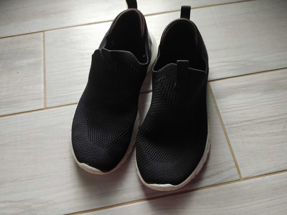 33н. Vty Черни летни маратонки